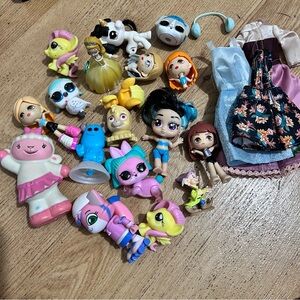 Assorted Kids Toy Set with Dolls and Accessories :Box  O: